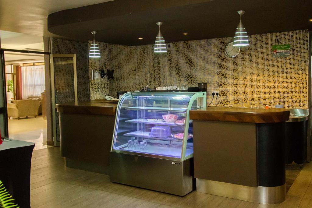 Victoria Comfort Inn 키수무 외부 사진